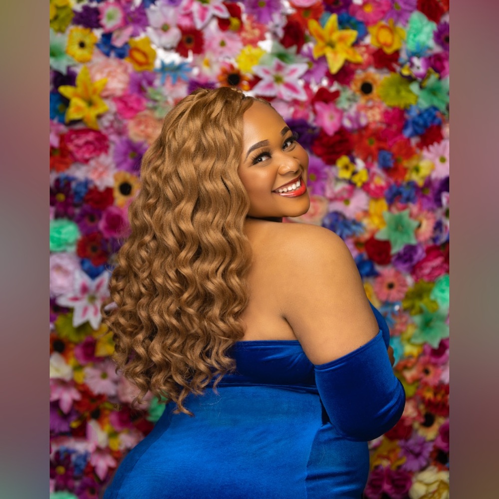 Fashionnova blue velvet off the shoulder midi dress… only worn once. Size 3x…